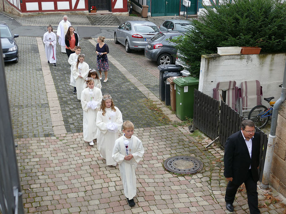 Feier der 1. Heiligen Kommunion in Sankt Crescentius (Foto: Karl-Franz Thiede)